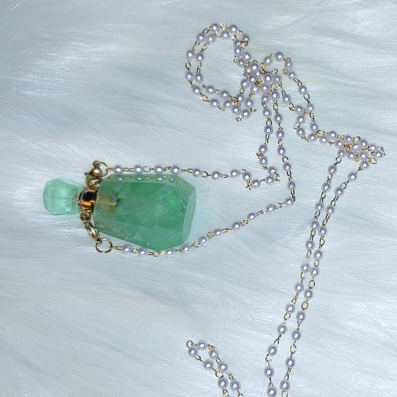 🆕Stunning Natural Stone Perfume Necklace - Picture 2 of 5